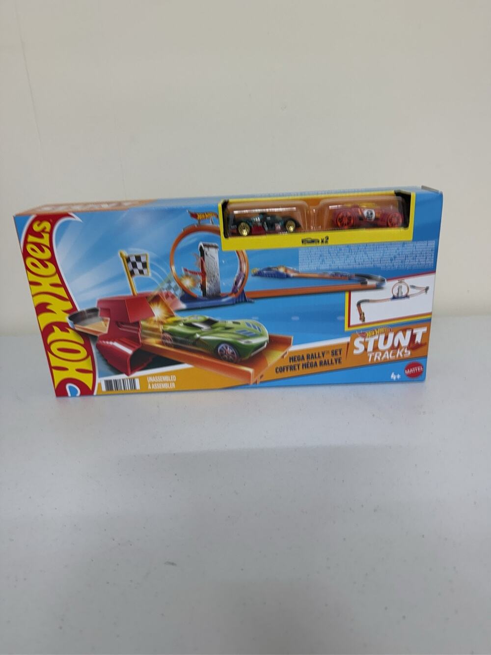 Mattel Wheels Action Mega Rally Set Stunt Track with 2 Diecast Cars